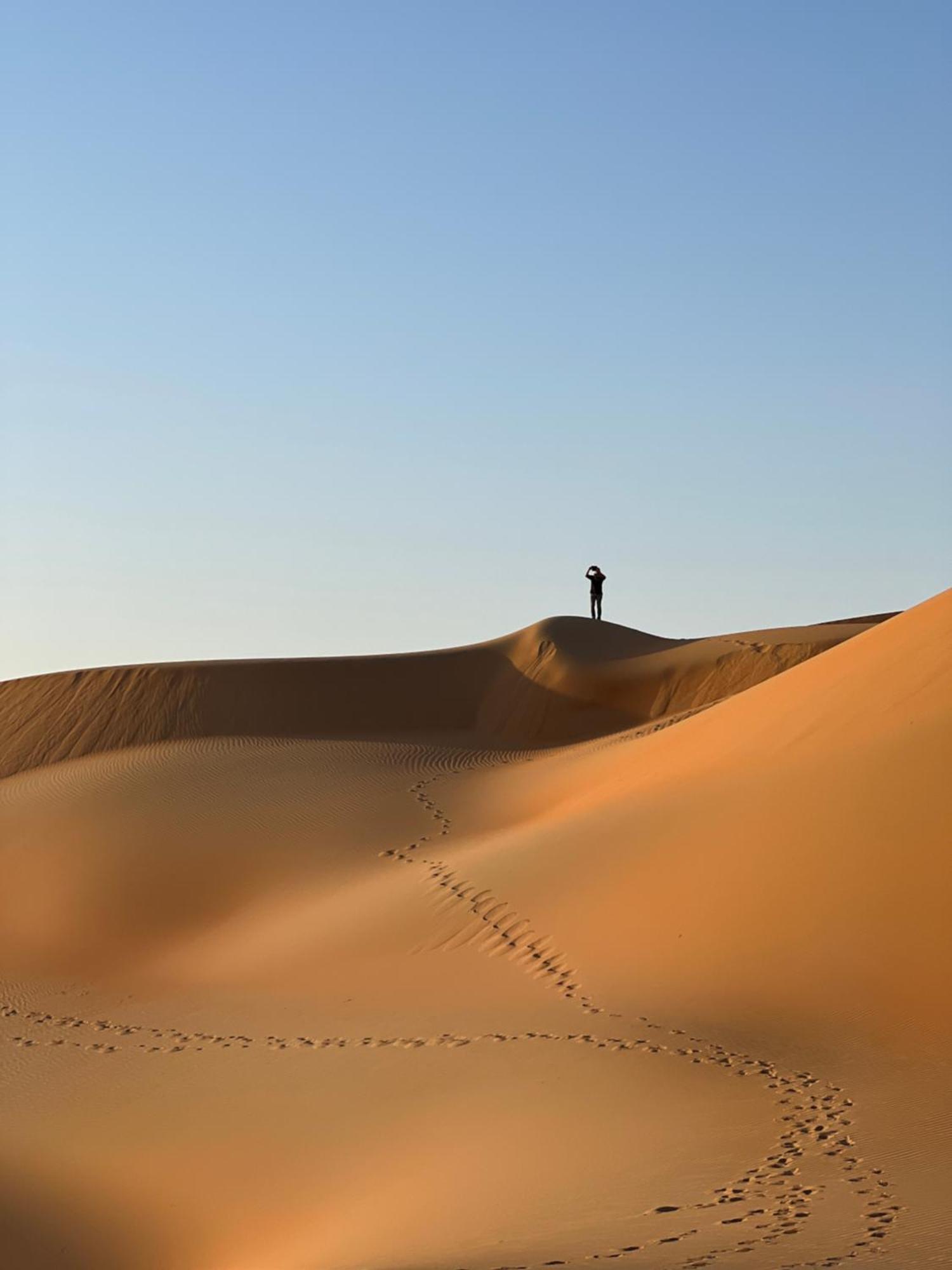 Liwa Nights ليالي ليوا Hotel Bagian luar foto